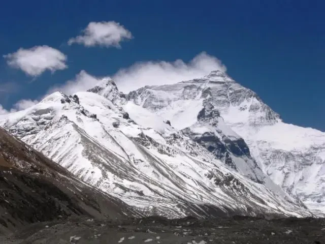 珠峰遗体地标_珠峰遗体图片大全_珠峰上著名遗体